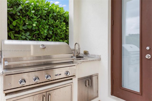 10410 Ranchette Dr, Cooper City, FL 33328