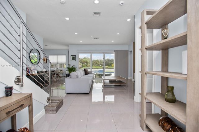 10410 Ranchette Dr, Cooper City, FL 33328