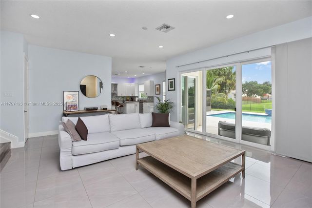 10410 Ranchette Dr, Cooper City, FL 33328