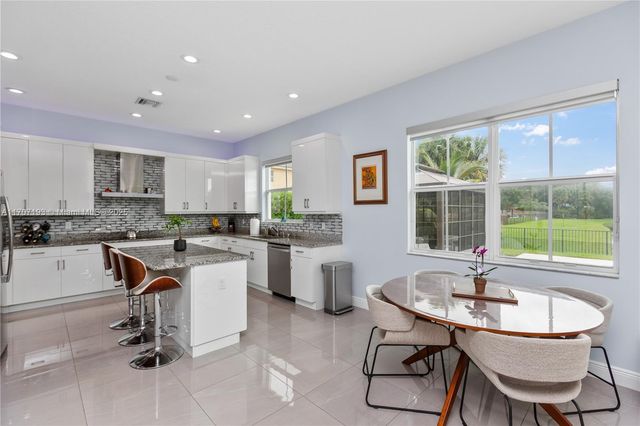 10410 Ranchette Dr, Cooper City, FL 33328