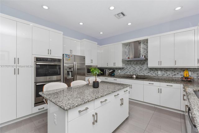 10410 Ranchette Dr, Cooper City, FL 33328