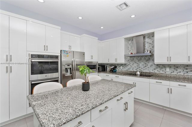 10410 Ranchette Dr, Cooper City, FL 33328