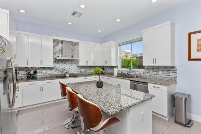 10410 Ranchette Dr, Cooper City, FL 33328