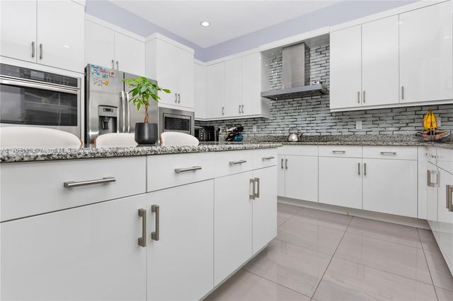 10410 Ranchette Dr, Cooper City, FL 33328