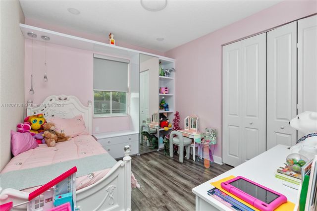 10410 Ranchette Dr, Cooper City, FL 33328