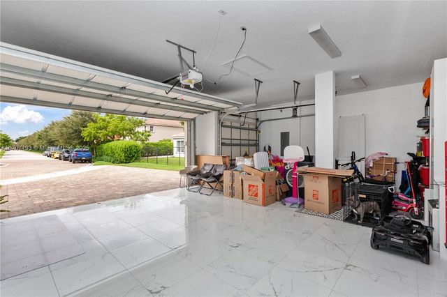10410 Ranchette Dr, Cooper City, FL 33328