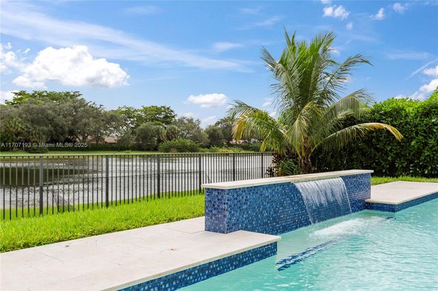 10410 Ranchette Dr, Cooper City, FL 33328