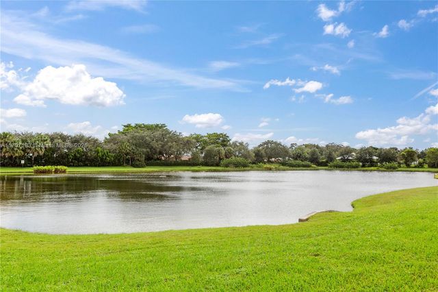 10410 Ranchette Dr, Cooper City, FL 33328