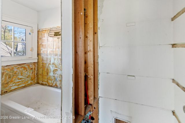 516 Smith Avenue, Lansing, MI 48910