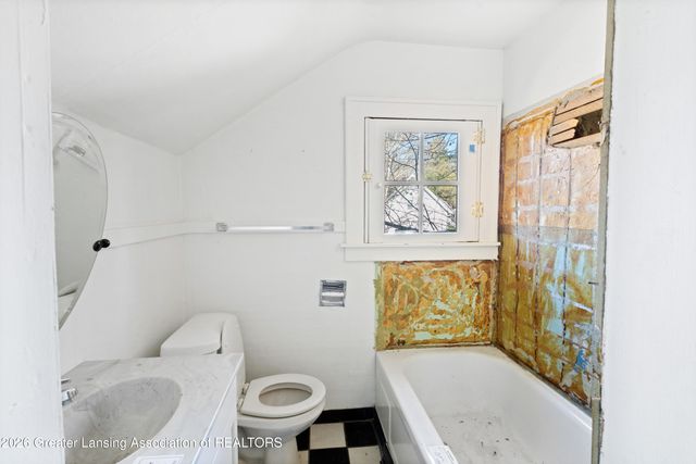 516 Smith Avenue, Lansing, MI 48910