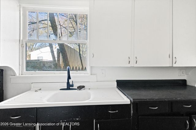 516 Smith Avenue, Lansing, MI 48910