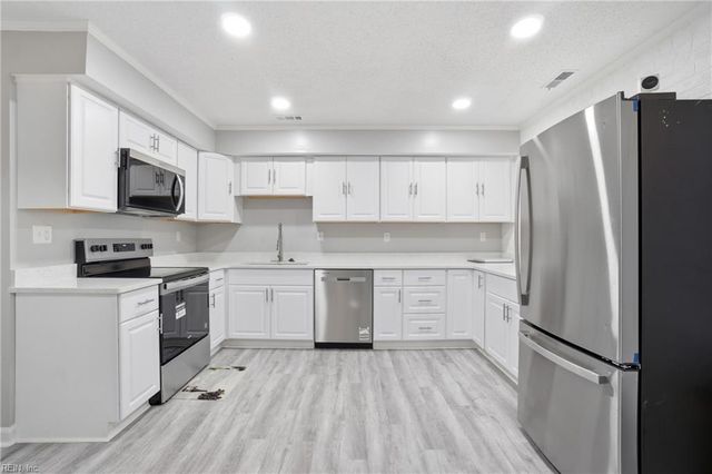 4512 Good Adams LN, Virginia Beach, VA 23455