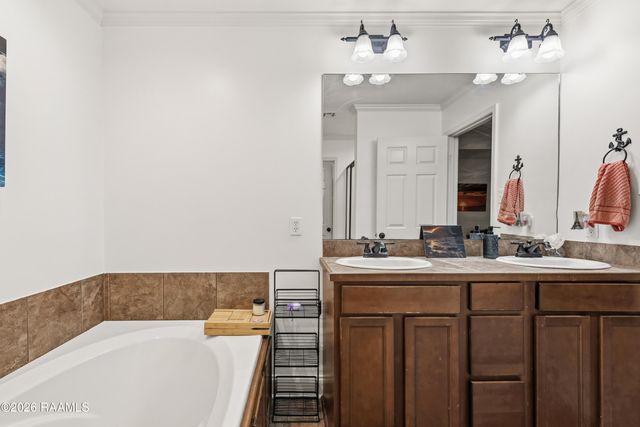 125 Tall Oaks Lane, Youngsville, LA 70592