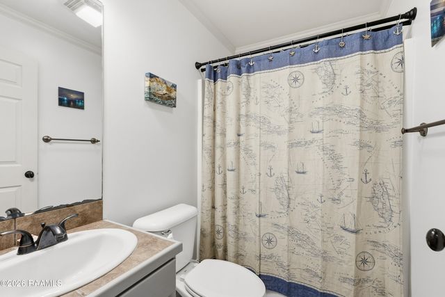 125 Tall Oaks Lane, Youngsville, LA 70592