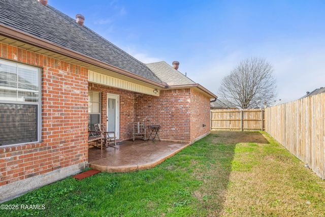 125 Tall Oaks Lane, Youngsville, LA 70592