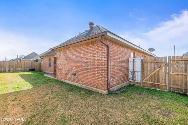 125 Tall Oaks Lane, Youngsville, LA 70592