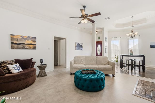 125 Tall Oaks Lane, Youngsville, LA 70592