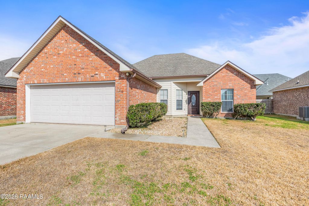 125 Tall Oaks Lane, Youngsville, LA 70592