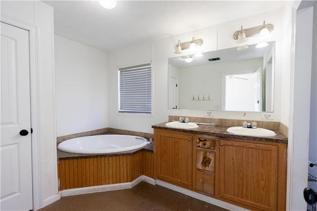 9522 Creekside S Drive, Irvington, AL 36544