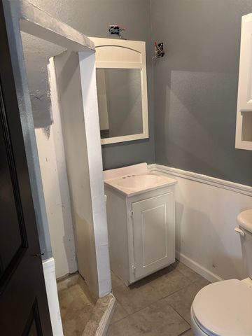 319 Kunstman Court, South Bend, IN 46601