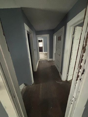 319 Kunstman Court, South Bend, IN 46601