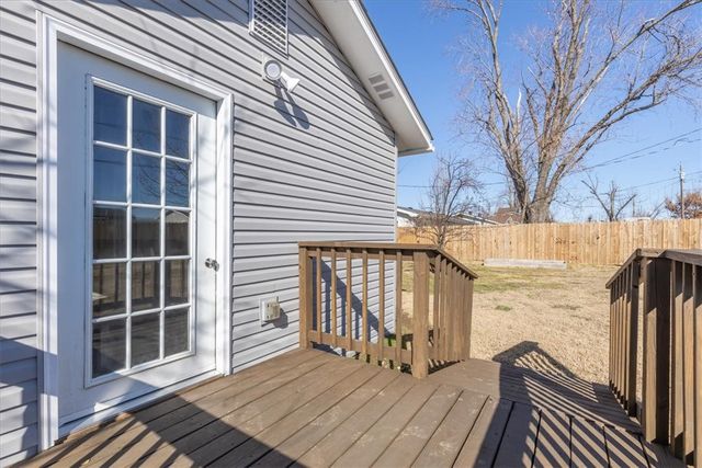 807 N 14th Place, Rogers, AR 72756