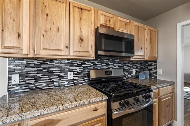 807 N 14th Place, Rogers, AR 72756