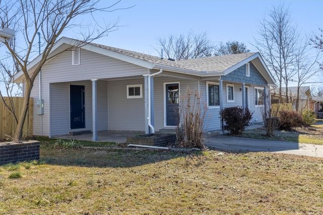 807 N 14th Place, Rogers, AR 72756