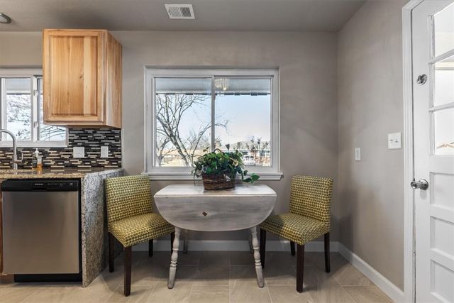 807 N 14th Place, Rogers, AR 72756