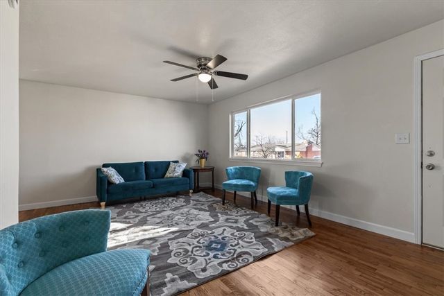 807 N 14th Place, Rogers, AR 72756