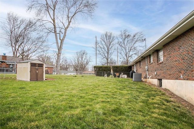 8300 Northern Street, Raytown, MO 64138