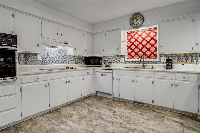 8300 Northern Street, Raytown, MO 64138