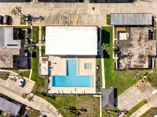 2906 ASH DRIVE, Leesburg, FL 34748