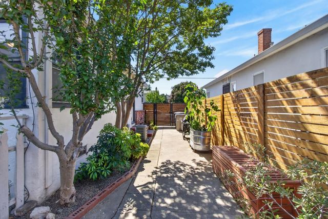 2886 Belden St, Sacramento, CA 95815