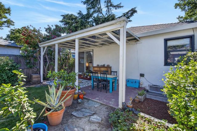 2886 Belden St, Sacramento, CA 95815
