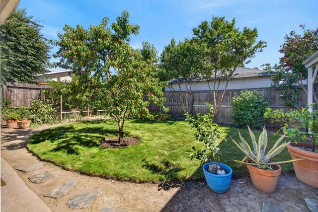 2886 Belden St, Sacramento, CA 95815