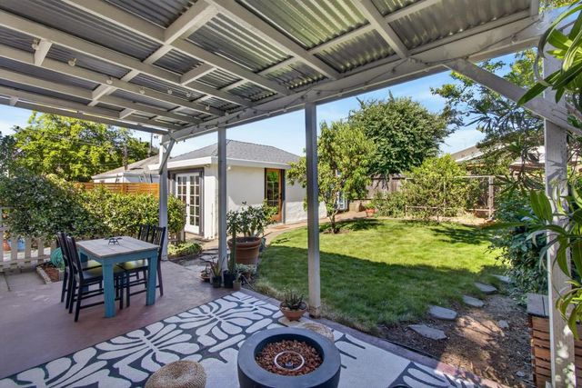 2886 Belden St, Sacramento, CA 95815