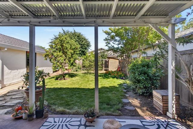 2886 Belden St, Sacramento, CA 95815