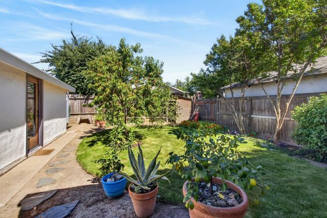 2886 Belden St, Sacramento, CA 95815