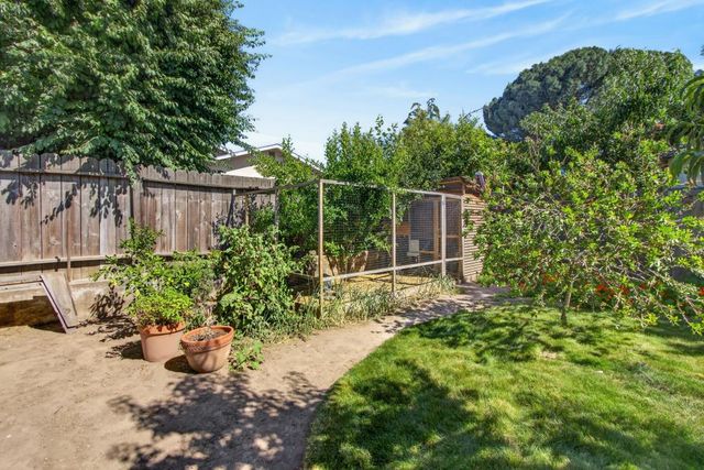 2886 Belden St, Sacramento, CA 95815