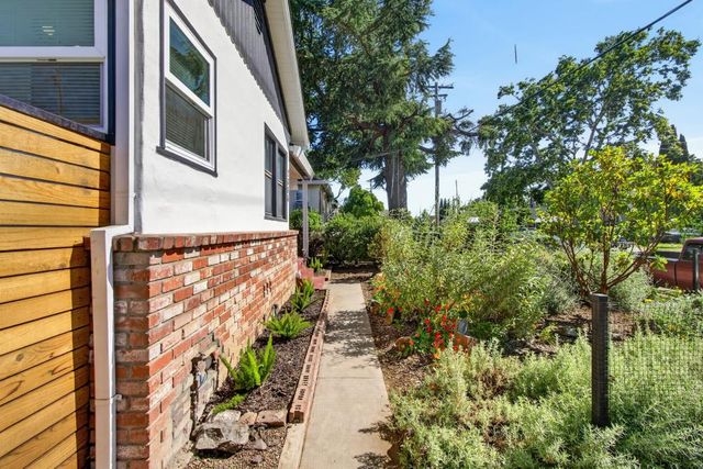 2886 Belden St, Sacramento, CA 95815