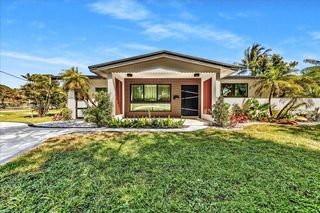 5890 SW 13th St, Plantation, FL 33317