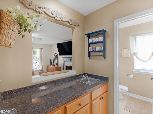 165 Brasch Park Drive, Grantville, GA 30220