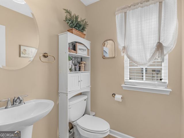 165 Brasch Park Drive, Grantville, GA 30220