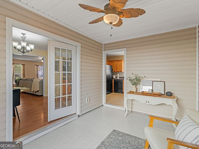 165 Brasch Park Drive, Grantville, GA 30220