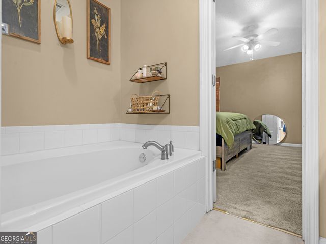 165 Brasch Park Drive, Grantville, GA 30220