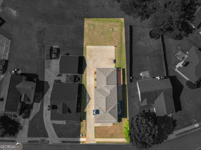 165 Brasch Park Drive, Grantville, GA 30220