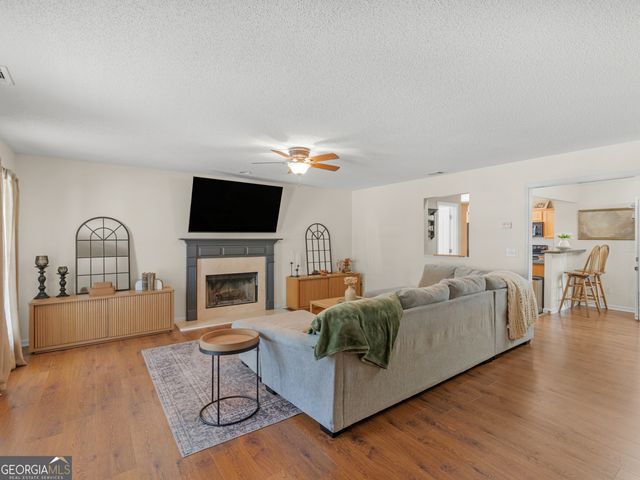 165 Brasch Park Drive, Grantville, GA 30220