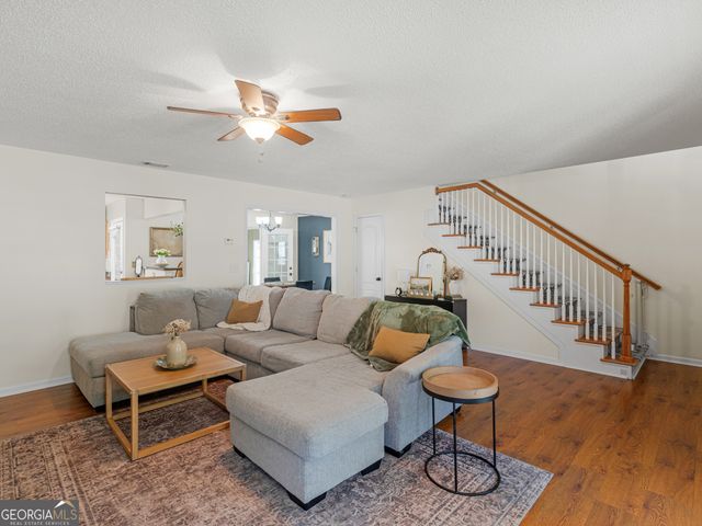 165 Brasch Park Drive, Grantville, GA 30220