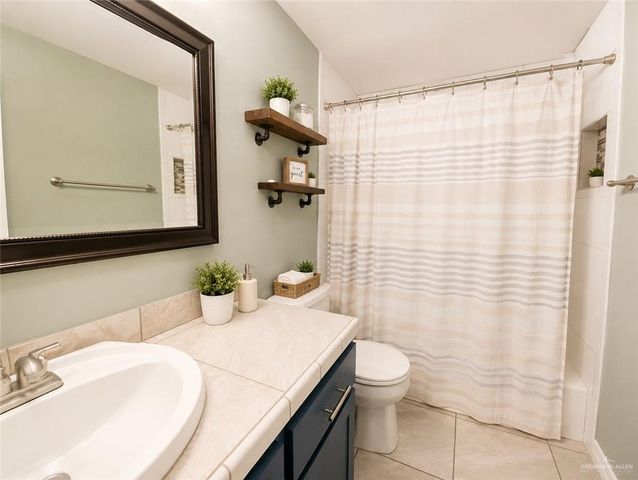 519 S 4th Avenue C8, Edinburg, TX 78539